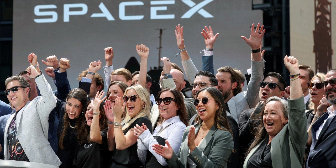 equity-market-fundraising-at-most-exuberant-since-2021,-mergermarket-says