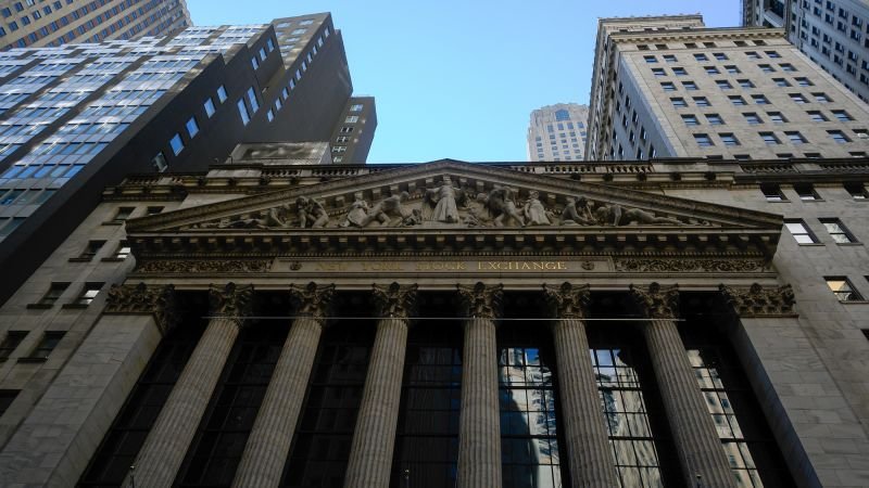 the-s&p-500-is-up-almost-10%-this-year,-despite-war,-inflation-and-ai-nerves