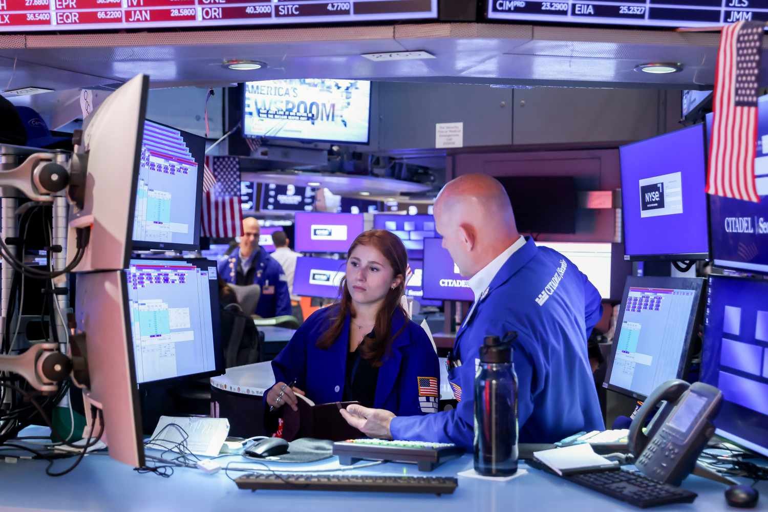 stock-market-today:-futures-slip-after-indexes-end-strong-quarter-on-high-note;-investors-await-warsh-comments