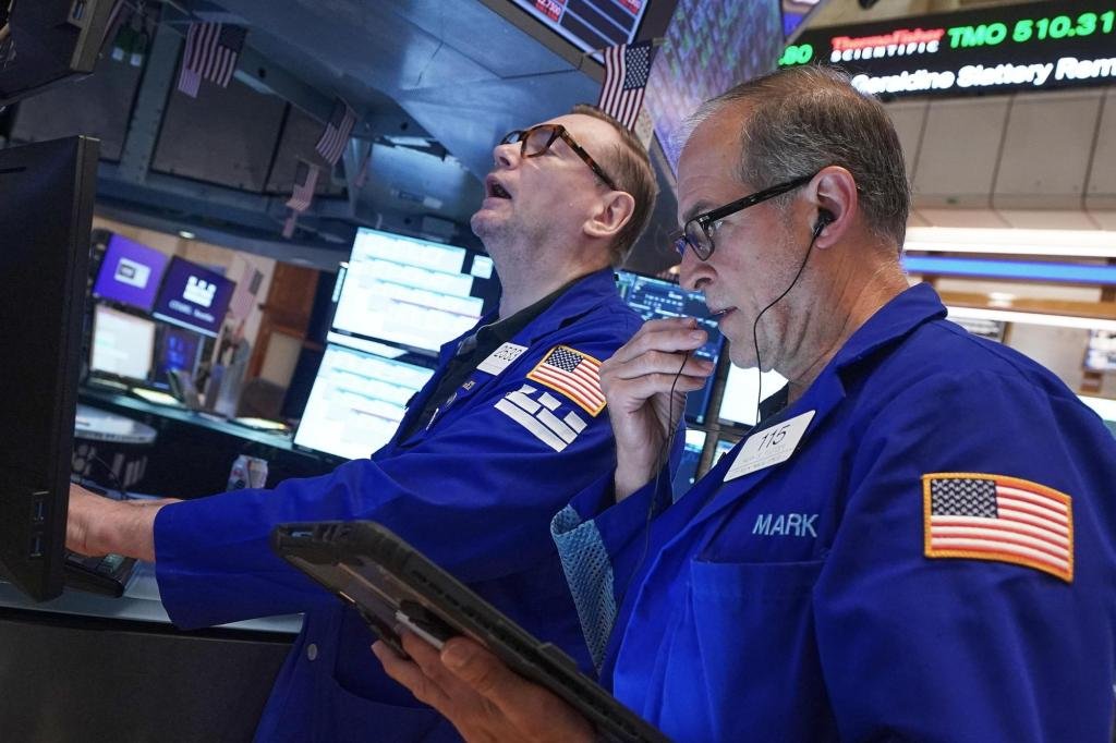 wall-street-weakens-as-technology-stocks-drag-indexes-lower