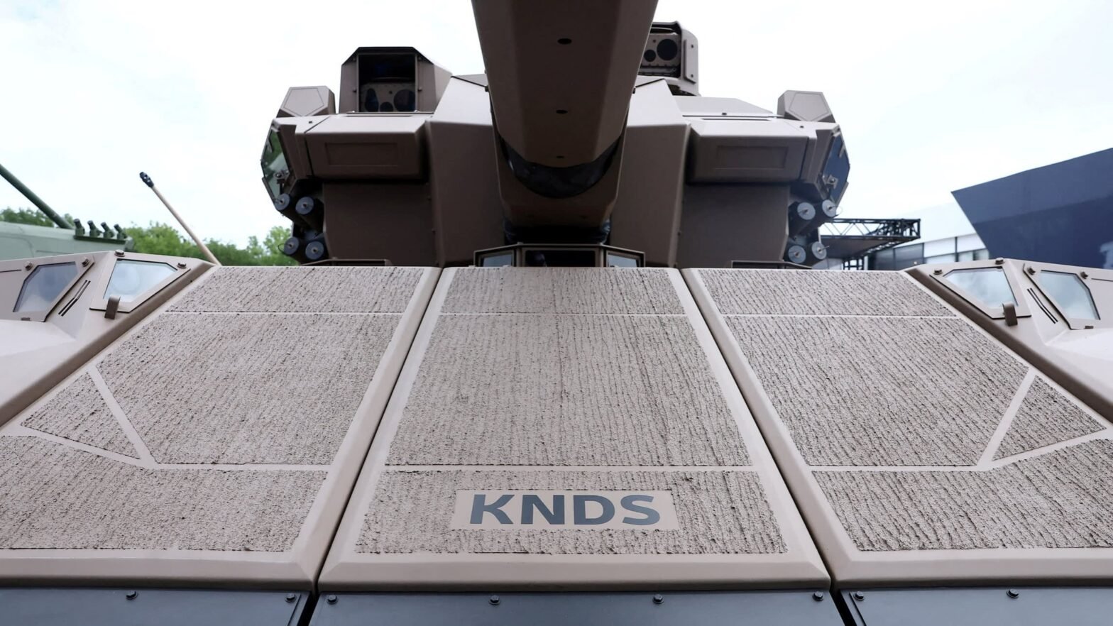 knds-puts-its-plans-for-a-stock-market-listing-on-hold