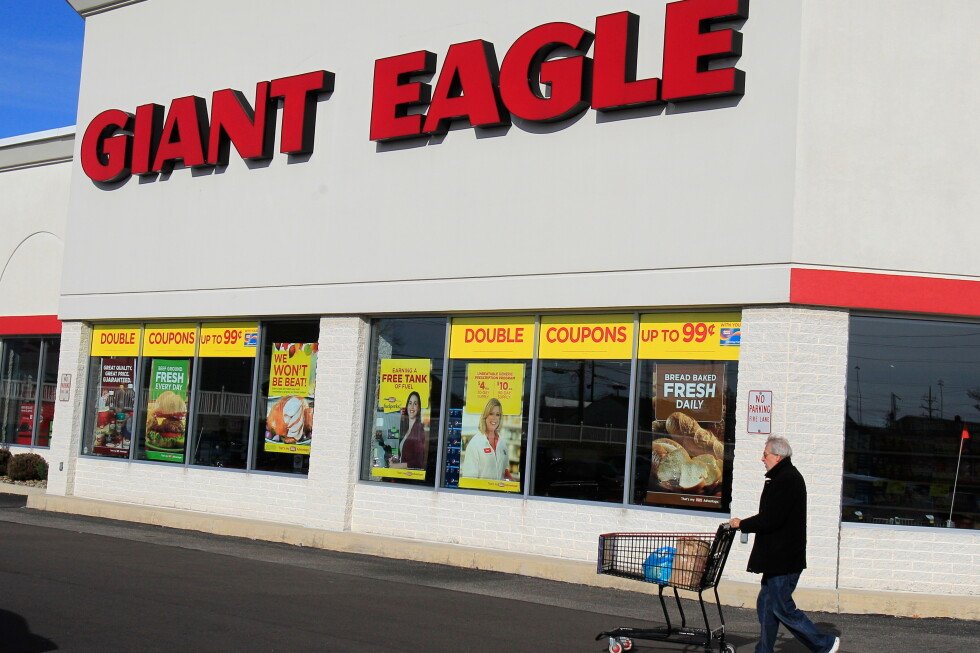 kroger-snaps-up-giant-eagle-in-a-$1.65b-deal,-with-store-divestitures-likely