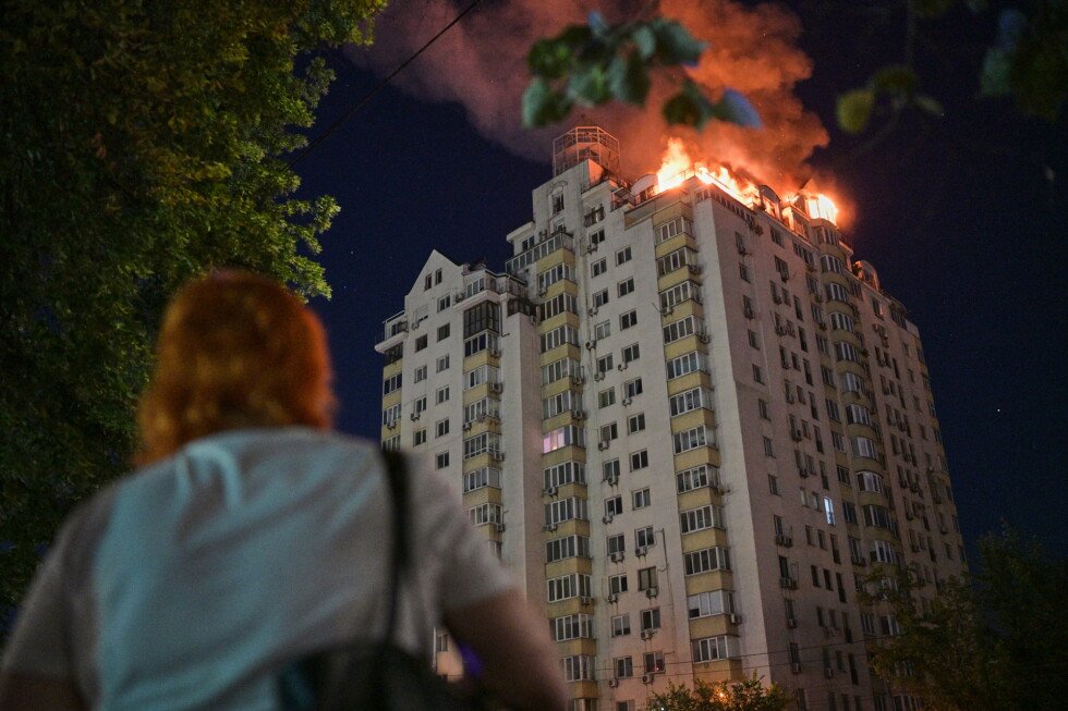russian-attack-on-ukraine-shakes-kyiv-for-hours