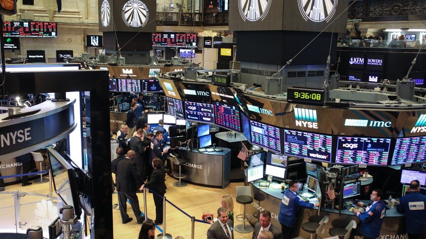 global-markets-trade-negative-amid-tech-stock-decline,-all-eyes-turn-to-us-nonfarm-payrolls