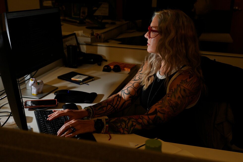 secretaries-and-admins-grapple-with-a-growing-threat-from-ai