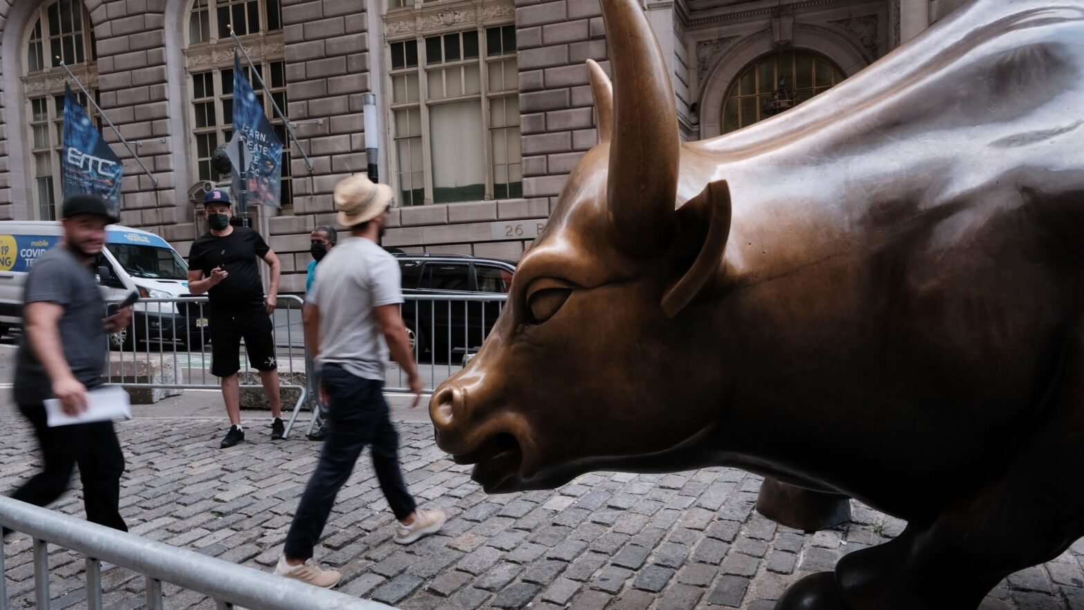 surging-wall-street-profit-forecasts-fuel-fears-of-‘earnings-bubble’