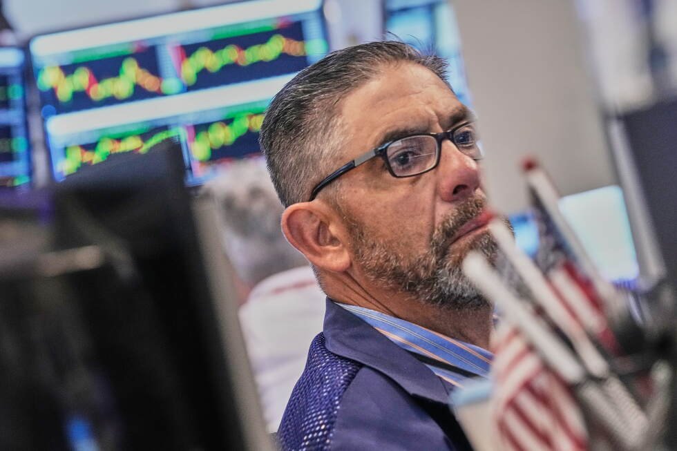 asian-shares-rally-after-dow-hits-a-record