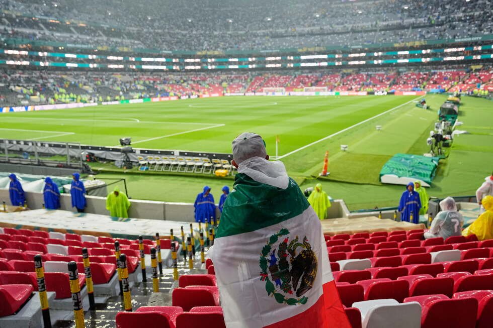 fifa-considering-earlier-kickoff-for-mexico-vs.-england-at-the-world-cup-due-to-thunderstorm-fears