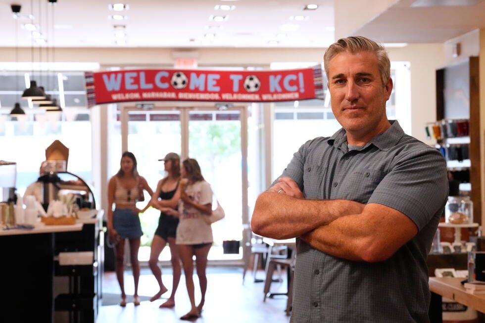 small-businesses-owners-in-us-tourist-destinations-see-more-domestic-demand