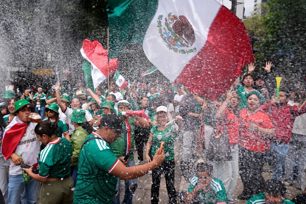 mexico-city-tightens-security-at-angel,-zocalo-for-mexico-england-match-after-4-deaths
