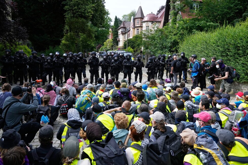 convencion-del-partido-aleman-afd-de-ultraderecha-para-elegir-a-sus-lideres-genera-protestas
