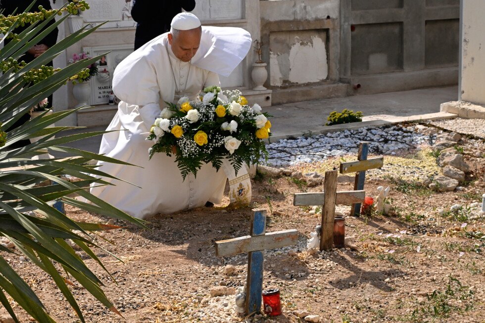 pope-marks-july-4-by-praying-in-lampedusa-for-migrants-who-died-seeking-freedom-and-prosperity