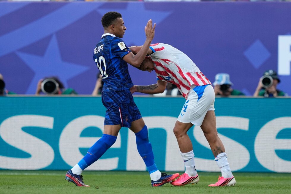 paraguay-gets-physical-in-a-heated-world-cup-loss-to-france