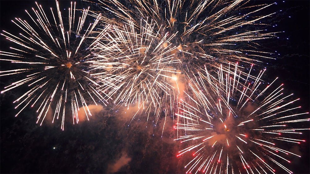 expect-fireworks-as-futures-open;-watch-apple,-sandisk,-spacex