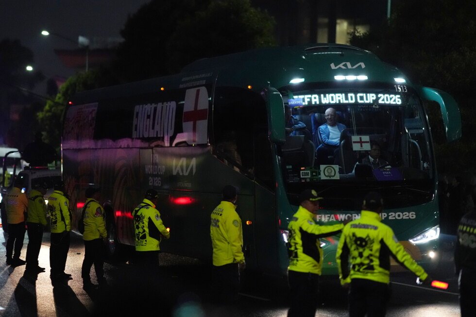 world-cup-serenade:-mexican-fans-blast-horns-to-disrupt-england-players’-sleep