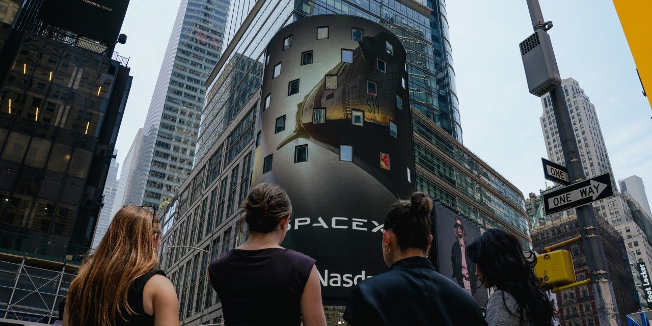 spacex-is-about-to-join-the-nasdaq-100-here’s-how-exposed-you’ll-be.
