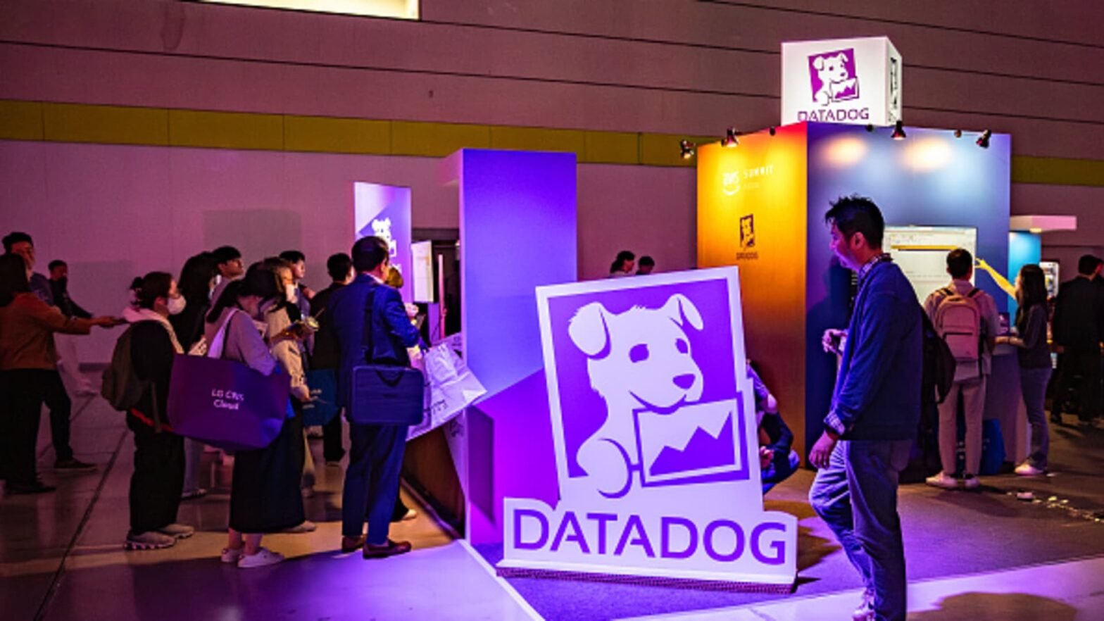 stocks-making-the-biggest-moves-premarket:-lam-research,-intel,-datadog-&-more