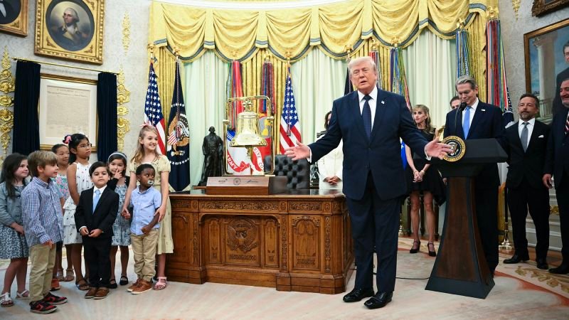 trump-rings-opening-bell-to-mark-first-day-of-trading-for-trump-accounts