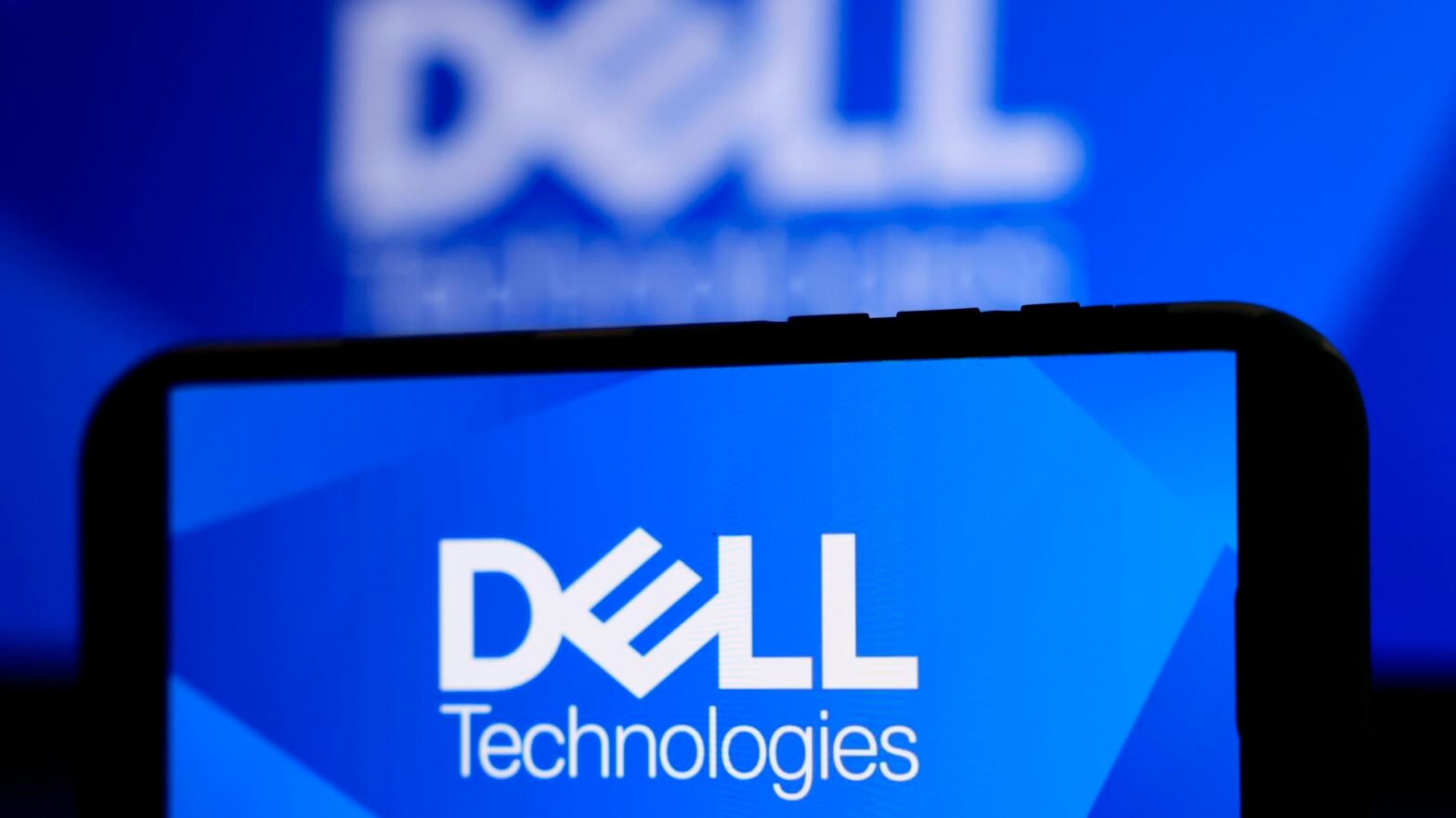 stocks-making-the-biggest-moves-midday:-axt,-dell-technologies,-broadcom,-o’reilly-automotive-&-more