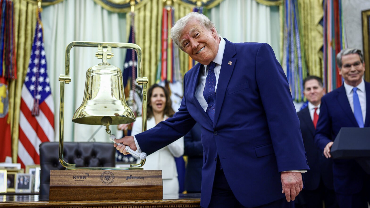 trump-rings-stock-market’s-opening-bell-to-celebrate-trump-accounts.