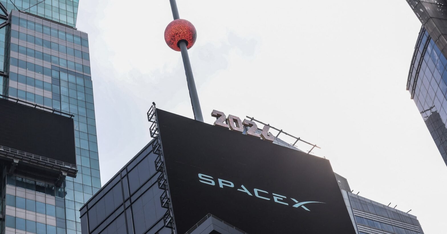 wall-street-warms-to-spacex-ahead-of-nasdaq-100-inclusion
