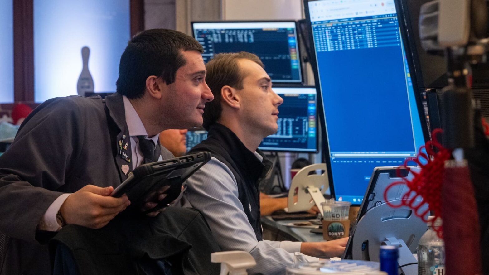 stock-futures-are-little-changed-as-investors-weigh-middle-east-tensions-and-await-fed-minutes:-live-updates