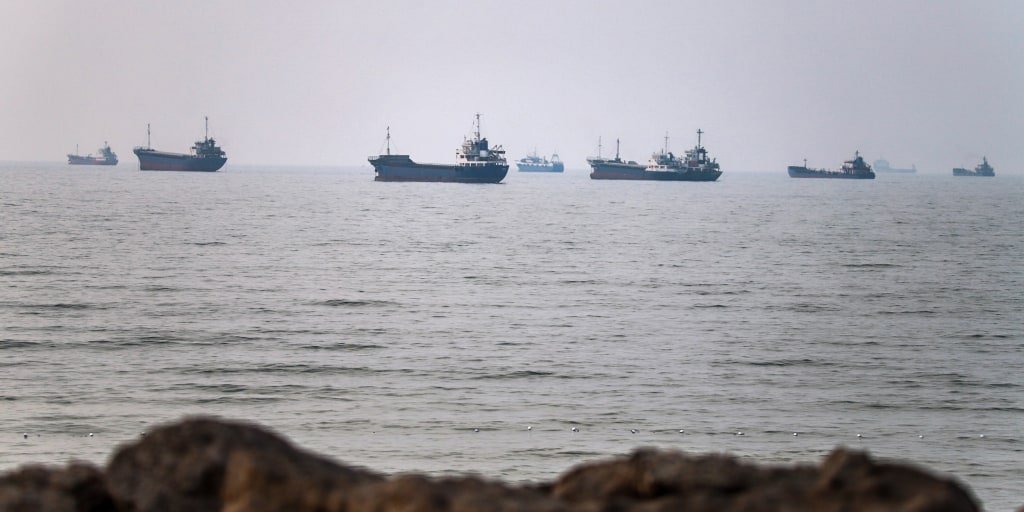 oil-surges-6%,-stocks-tumble-after-trump-says-iran-ceasefire-is-‘over’