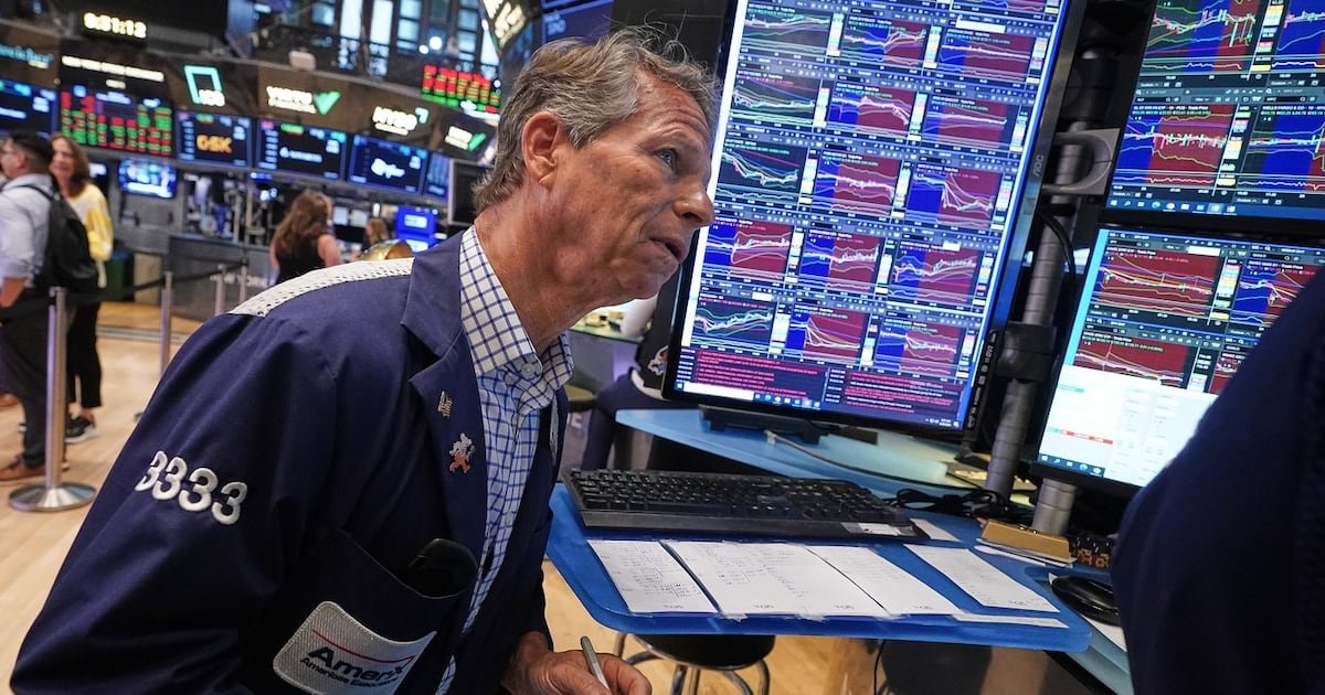 oil-prices-rise-5%,-and-dow-drops-500-points-after-trump-says-ceasefire-with-iran-is-‘over’