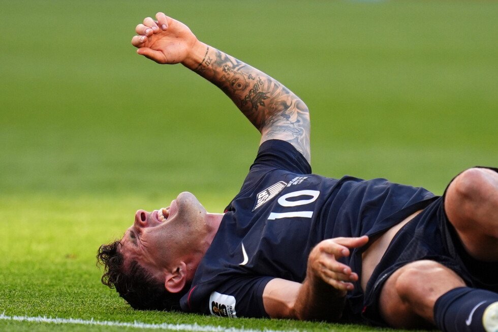 us-star-christian-pulisic-fractured-leg-in-world-cup-loss-to-belgium