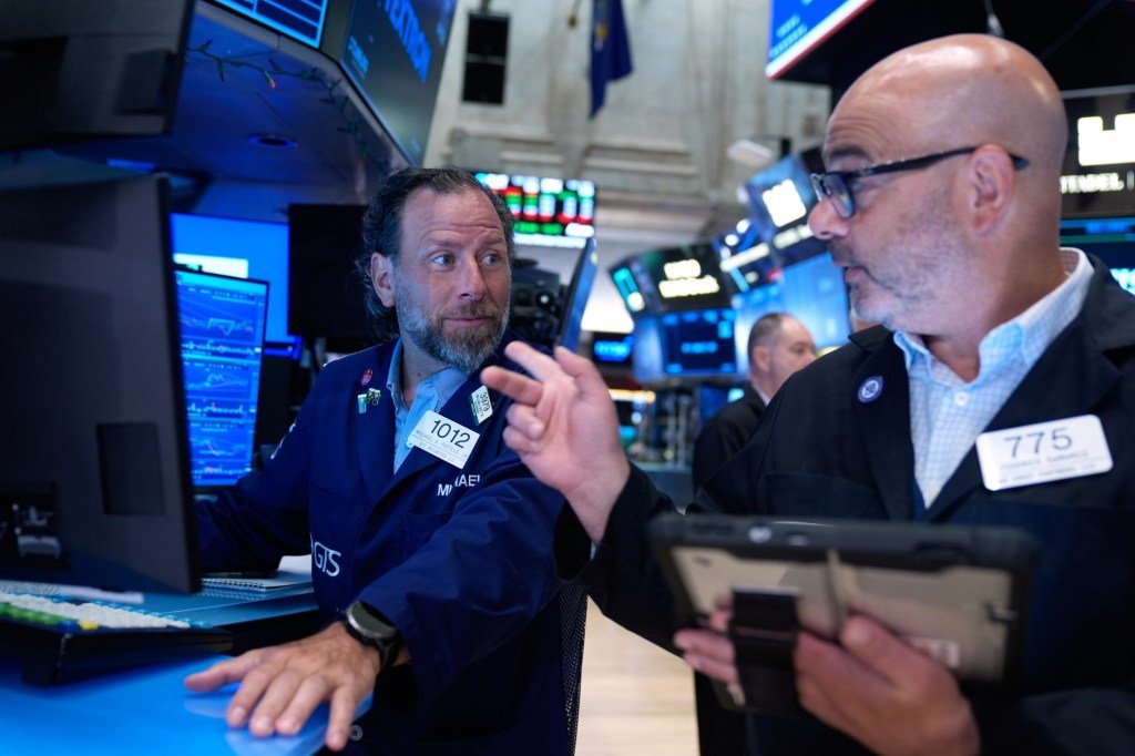 global-markets-are-mixed-and-oil-prices-rise-as-iran-and-us-launch-new-attacks