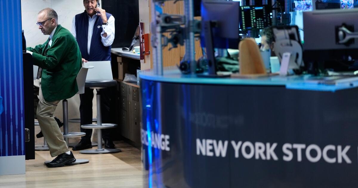 stocks-recover-losses,-and-oil-prices-ease-as-calm-returns-to-financial-markets-worldwide