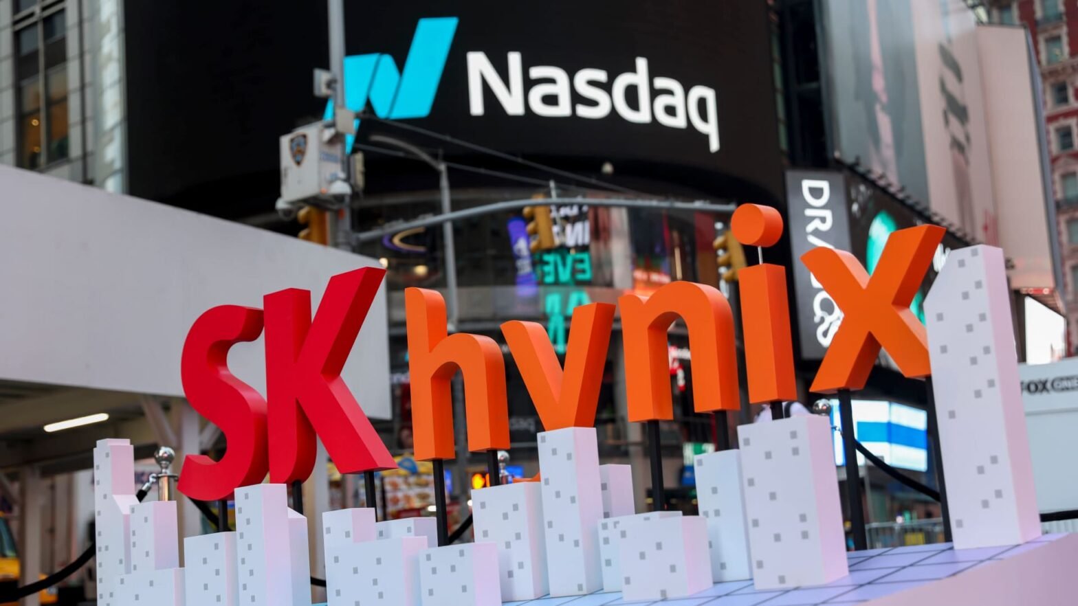 sk-hynix-stock-set-for-nasdaq-debut,-opening-the-trillion-dollar-chip-giant-to-us.-investors