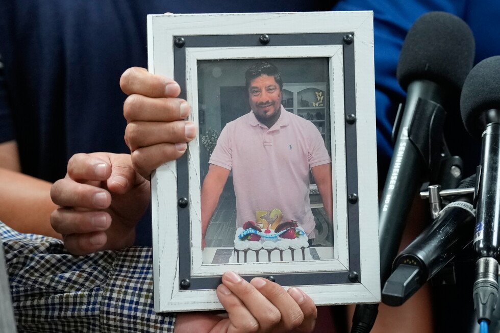 mexican-homebuilder-is-mourned-after-houston-ice-shooting