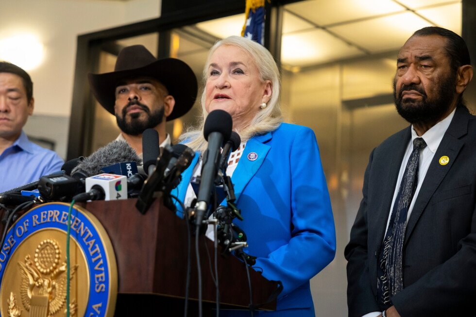 agente-del-ice-disparo-a-inmigrante-en-houston-por-la-ventanilla-del-pasajero,-dicen-testigos