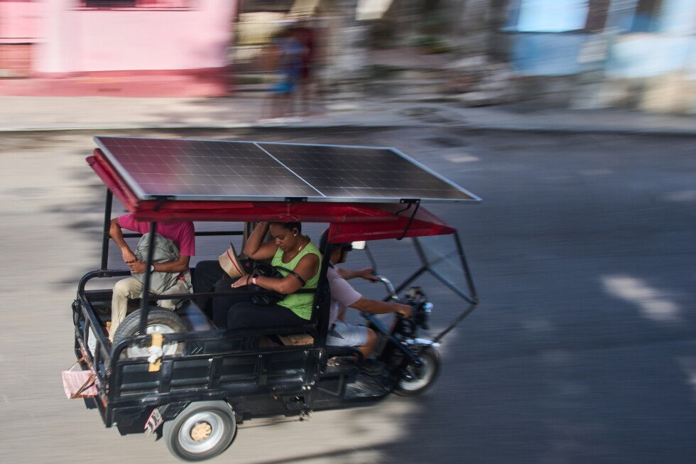 cubans-turn-to-solar-powered-electric-tricycles-as-fuel-crisis-deepens