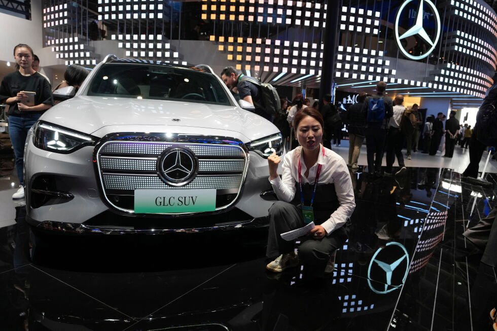 major-german-carmakers-hit-by-steep-china-sales-plunge-as-competition-heats-up