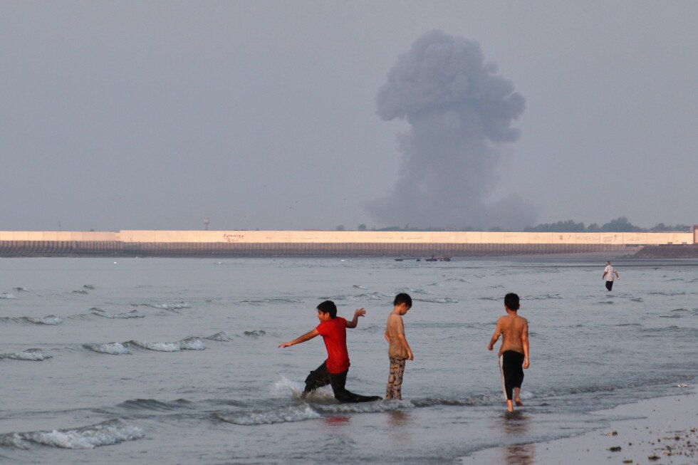 a-look-at-us-and-iranian-claims-of-control-over-the-strait-of-hormuz