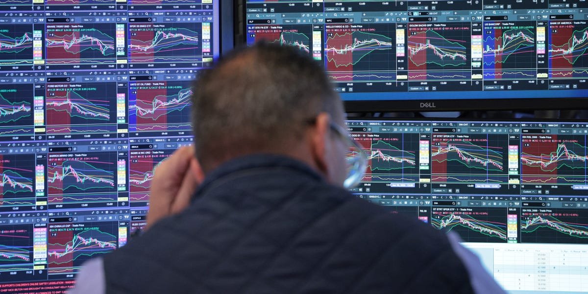 ‘shock-risk’-for-stocks-emerging-as-another-dot-com-warning-flashes:-bofa