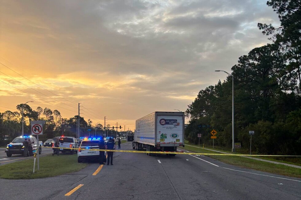 man-fleeing-immigration-officers-in-florida-is-struck-and-killed-by-tractor-trailer,-police-say