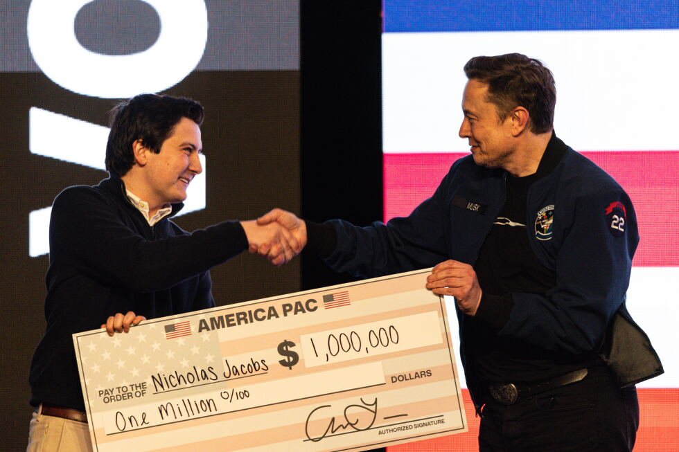 elon-musk’s-$1-million-voter-payouts-were-likely-illegal,-panel-says
