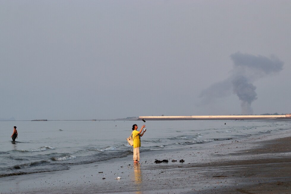 us-military-reimposes-its-blockade-of-iranian-ports