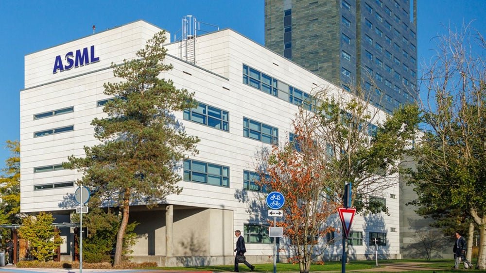 asml-stock-rises-on-second-quarter-beat,-raised-forecast
