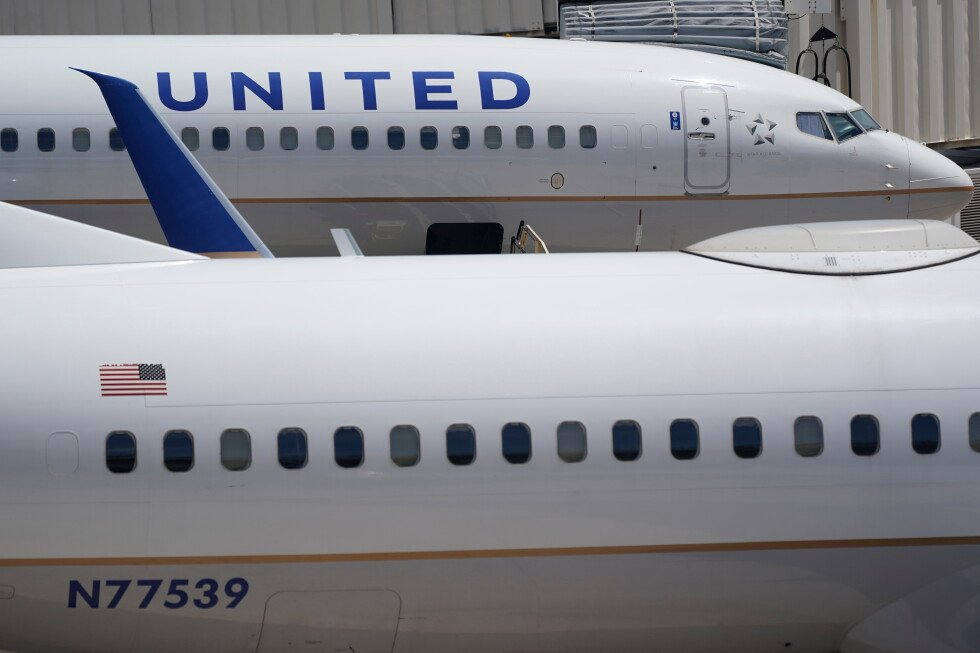 united-airlines-ditches-middle-seat,-in-latest-luxury-travelers-can-buy