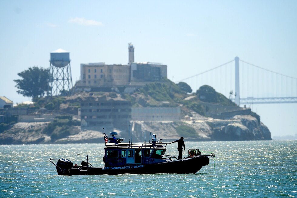 3-people-missing:-rescuers-search-after-boat-sinks-in-san-francisco-bay