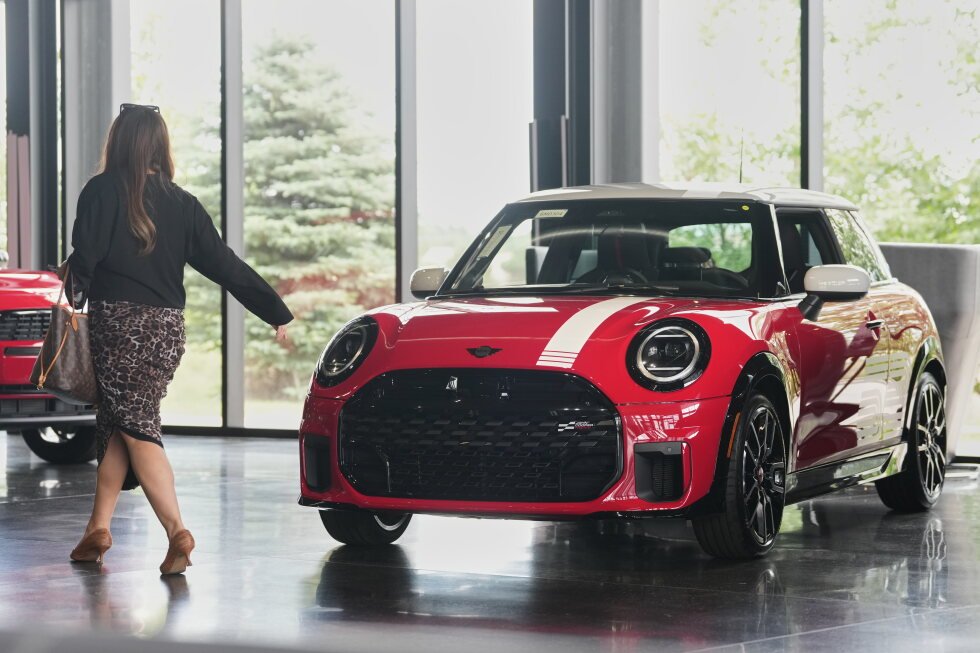 edmunds’-5-step-playbook-for-stretching-car-buying-dollars-when-payments-bite