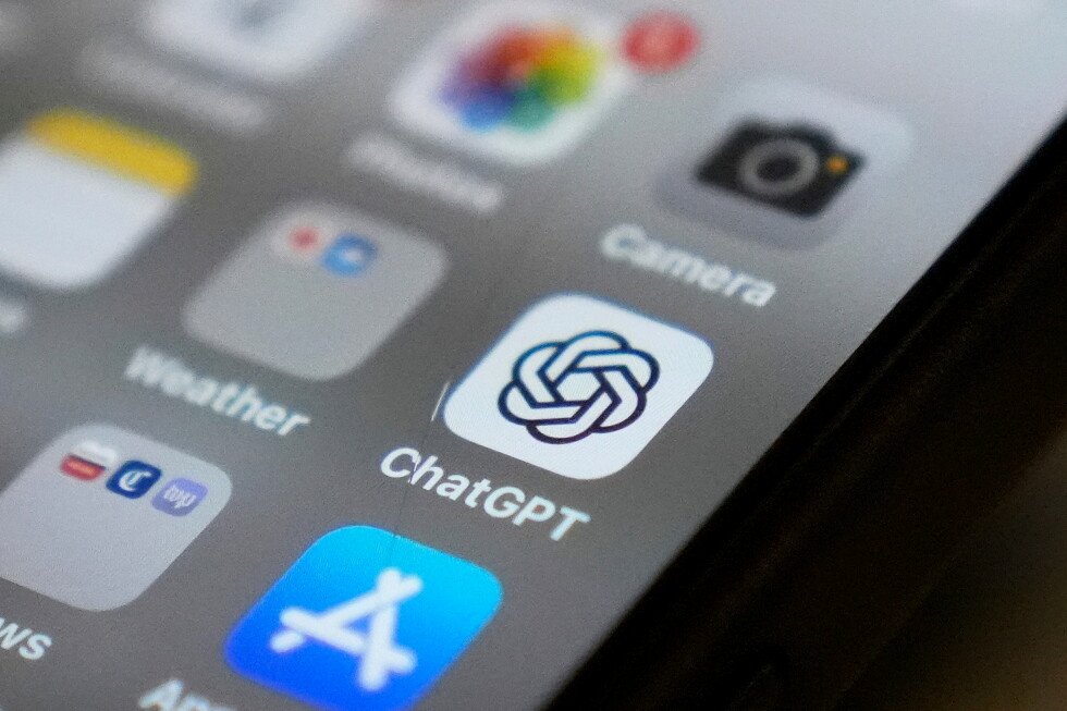 government-censorship-affects-ai-chatbots,-studies-show