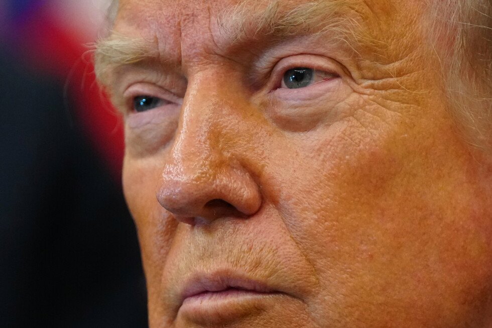 us-mint-begins-producing-$1-coin-with-trump’s-face-on-it