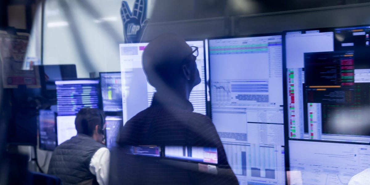 permabear-who-called-dot-com-crash-says-he’s-watching-these-market-signals