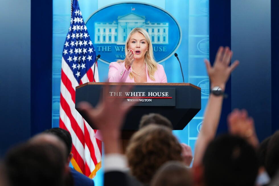trump’s-teleprompter-operator-on-unpaid-leave-for-alleged-kalshi-bets-on-trump-speeches