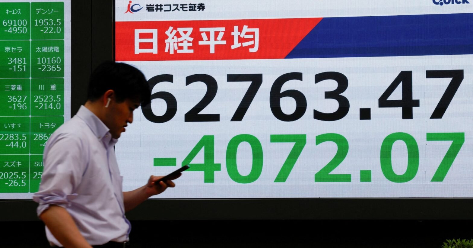 ‘bloodbath’:-analysts-react-to-asian-shares-sinking-on-tech-selloff